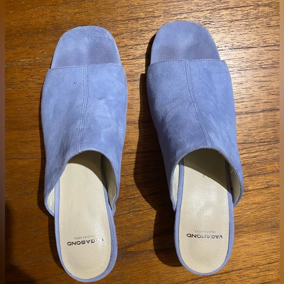 Vagabond suede slides in size 9. Hardly worn! Perfect summer shoe. - Picture 3 of 6